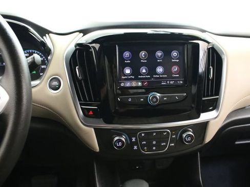 Used 2023 Chevrolet Traverse LS FWD image 18