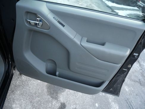 Used 2017 Nissan Frontier SV image 30