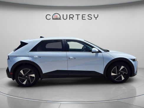 New 2026 Hyundai Ioniq 5 SEL AWD/4WD image 6