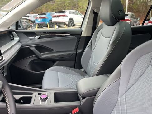 New 2026 Volkswagen Tiguan SE image 10