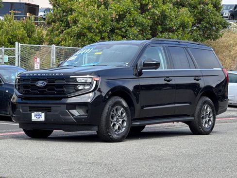 Certified 2025 Ford Expedition Active AWD/4WD image 11