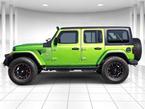 Used 2018 Jeep Wrangler Unlimited Sahara w/ Safety Group AWD/4WD image 6
