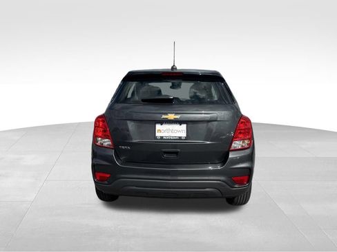 Used 2019 Chevrolet Trax LS FWD image 5