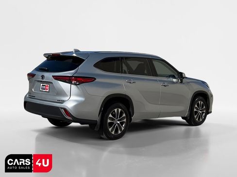 Used 2021 Toyota Highlander XLE image 7