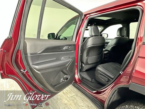 New 2025 Jeep Grand Cherokee L Altitude image 22