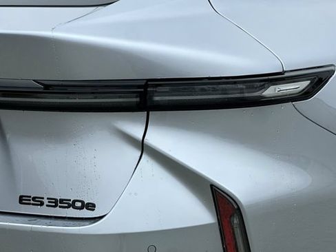 New 2026 Lexus ES 350e FWD image 7