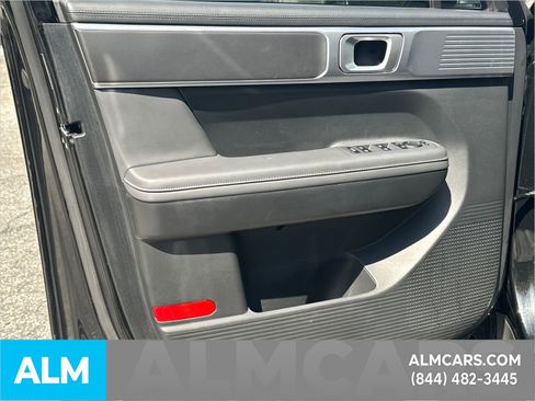 Used 2025 Hyundai Santa Fe SEL FWD image 11
