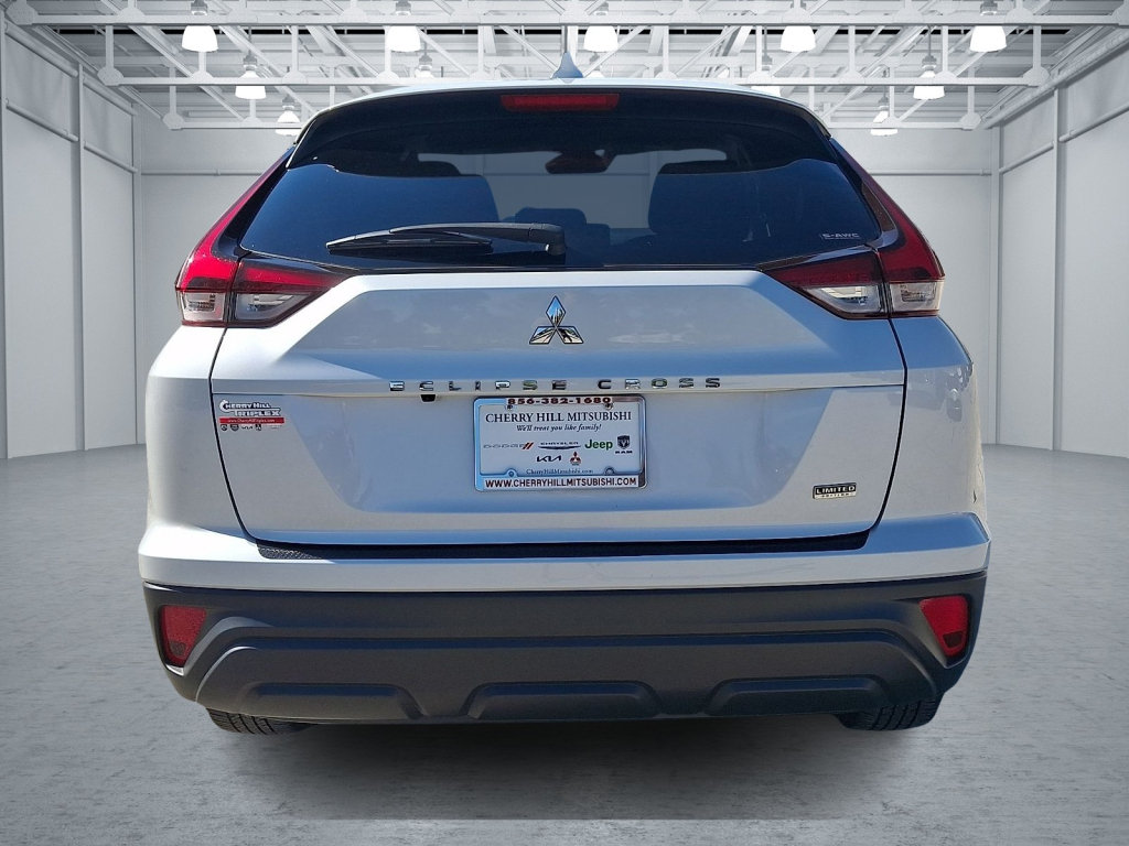 Used 2024 Mitsubishi Eclipse Cross LE AWD/4WD image 4
