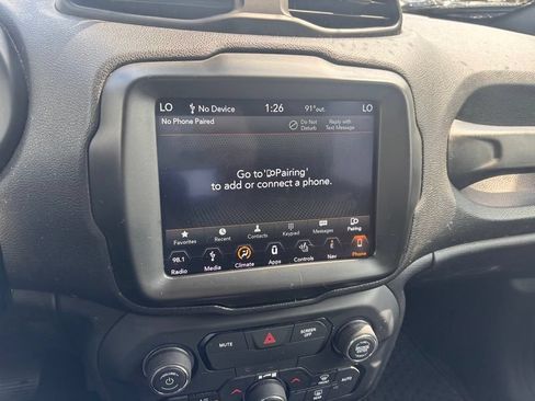 Used 2018 Jeep Renegade Trailhawk w/ UConnect 8.4 Nav Group AWD/4WD image 15