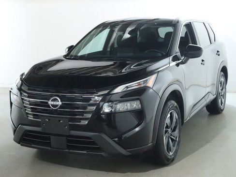 Certified 2025 Nissan Rogue SV image 4