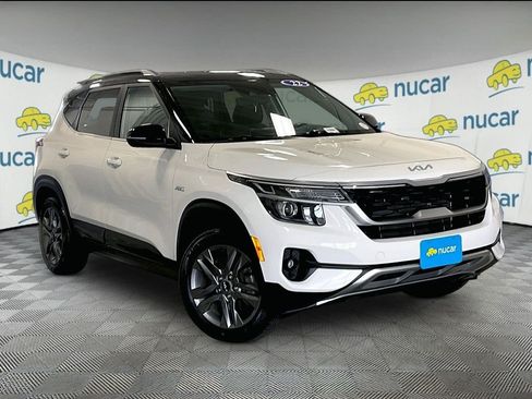 Used 2022 Kia Seltos S AWD/4WD image 1
