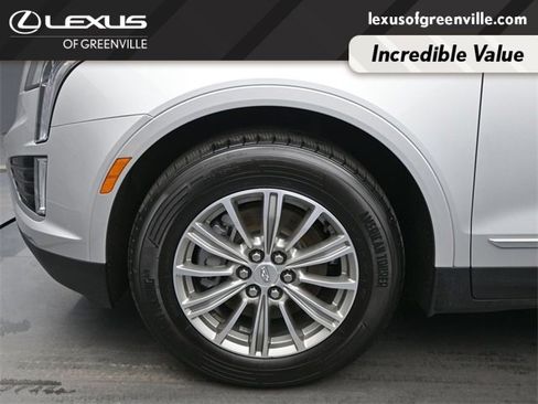 Used 2017 Cadillac XT5 Luxury w/ Driver Awareness Package image 9