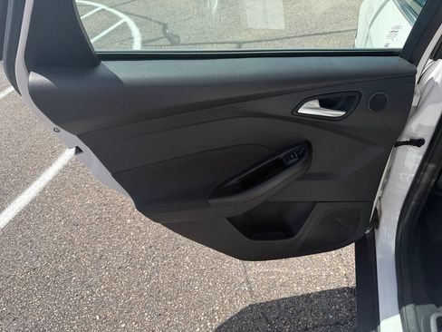 Used 2015 Ford Focus Titanium FWD image 25