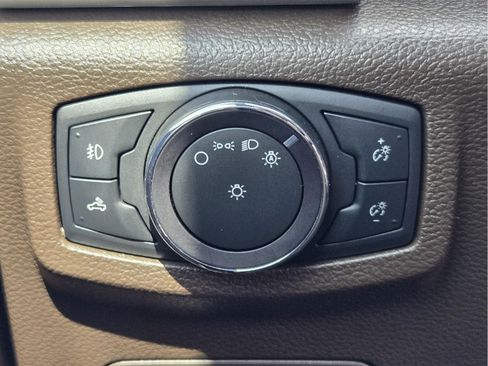Used 2020 Ford F150 King Ranch w/ Equipment Group 601A Luxury AWD/4WD image 21