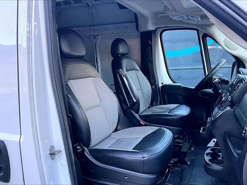 Used 2023 RAM ProMaster 2500 w/ Convenience Group image 9