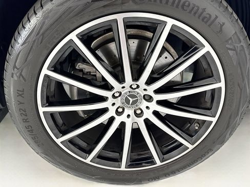 Used 2025 Mercedes-Benz GLS 580 4MATIC image 31