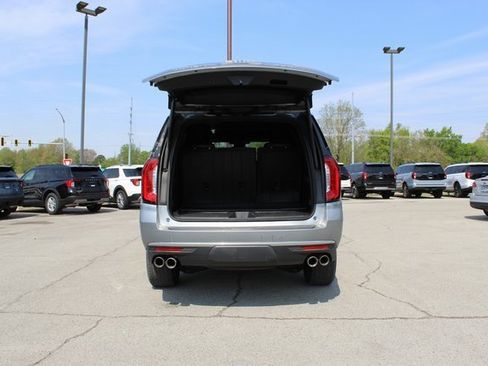Used 2023 GMC Yukon Denali AWD/4WD image 12