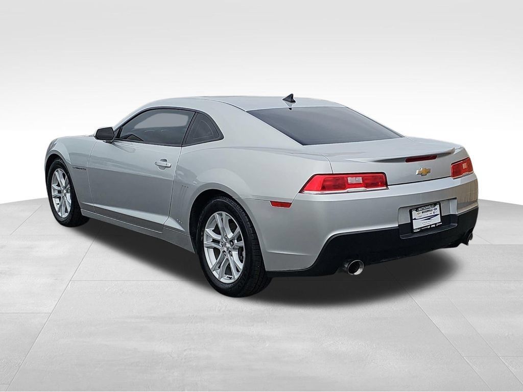 Used 2015 Chevrolet Camaro LT RWD image 5