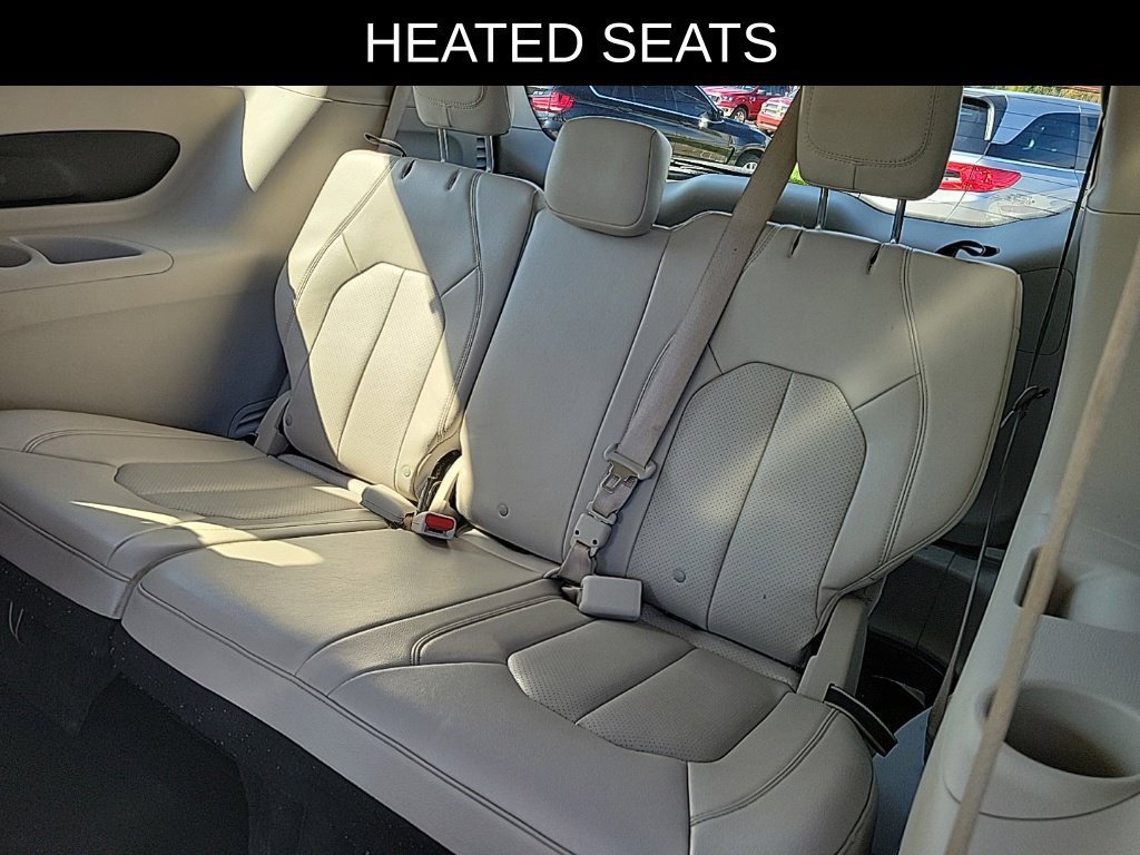 Used 2021 Chrysler Pacifica Touring-L FWD image 12