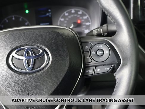 Used 2024 Toyota Corolla SE image 3