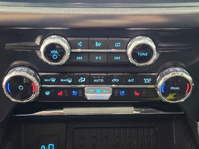 Certified 2024 Ford F150 Platinum w/ FX4 Off-Road Package AWD/4WD image 31