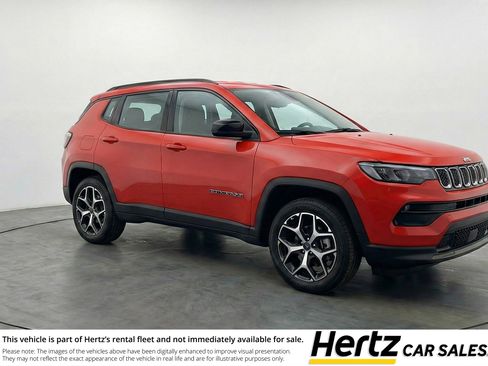Used 2025 Jeep Compass Limited image 1