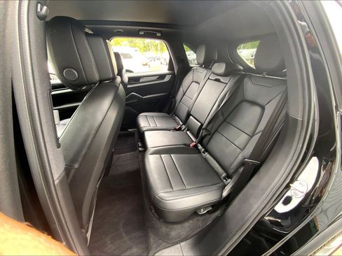 Used 2024 Porsche Cayenne S AWD/4WD image 24
