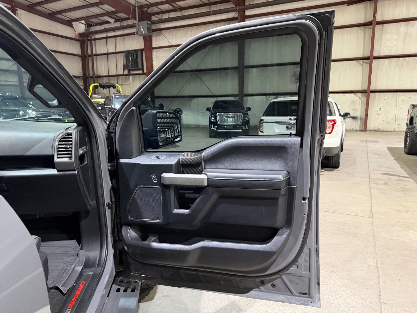 Used 2018 Ford F150 Raptor w/ Equipment Group 802A Luxury AWD/4WD image 22
