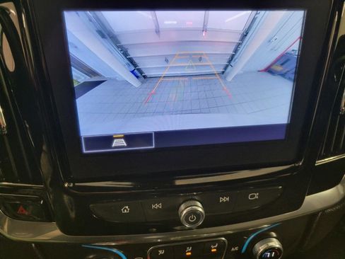 Used 2023 Chevrolet Traverse LT image 14