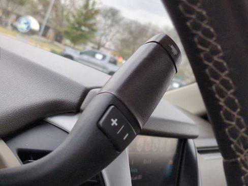 Used 2020 GMC Yukon XL SLT w/ Open Road Package image 35