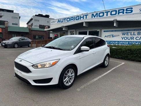 Used 2018 Ford Focus SE image 1