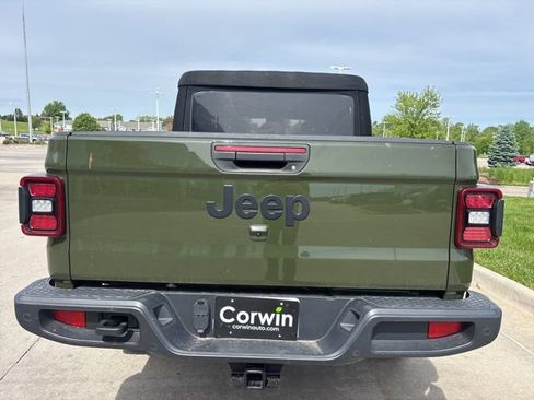 Used 2022 Jeep Gladiator Sport AWD/4WD image 5