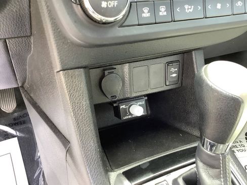 Used 2016 Toyota Corolla LE FWD image 34