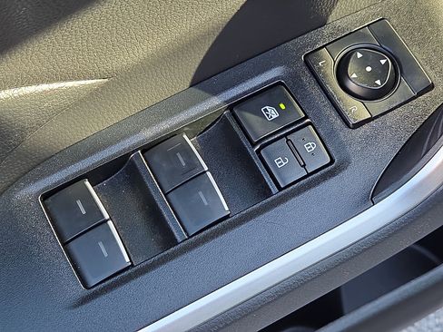 Used 2025 Toyota RAV4 XLE image 13
