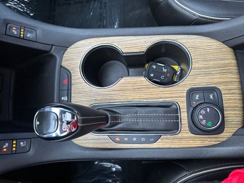 Used 2018 GMC Acadia Denali w/ Technology Package image 19