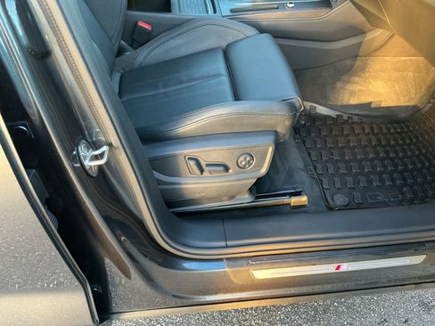 Used 2020 Audi Q5 e Prestige image 32