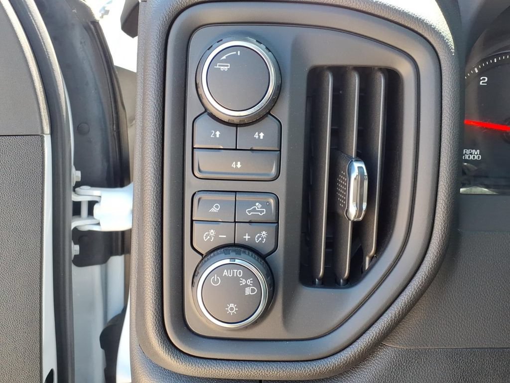 Used 2025 Chevrolet Silverado 2500 W/T w/ WT Convenience Package AWD/4WD image 32