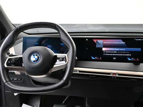 Used 2023 BMW iX xDrive50 w/ Premium Package AWD/4WD image 11