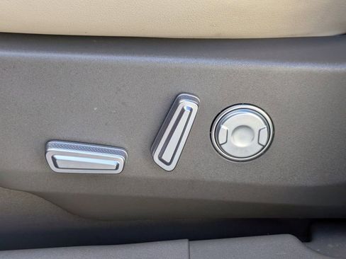 Certified 2024 Lincoln Nautilus Reserve w/ Equipment Group 202A image 23