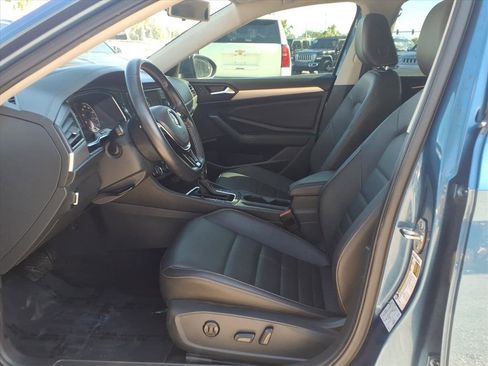 Used 2021 Volkswagen Jetta R-Line image 12