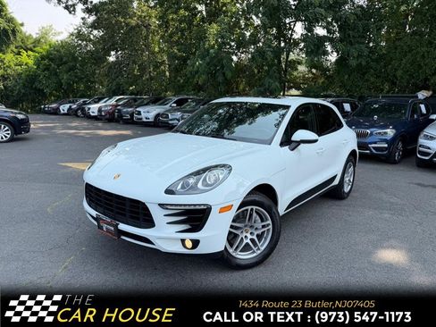 Used 2018 Porsche Macan AWD/4WD image 1