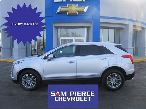Used 2017 Cadillac XT5 Luxury image 1