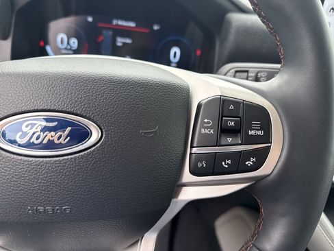 Used 2025 Ford Explorer Active w/ Active Comfort Package AWD/4WD image 25