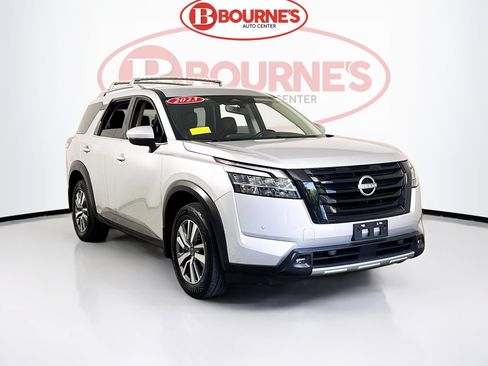 Used 2023 Nissan Pathfinder SL w/ Black Appearance Package AWD/4WD image 1