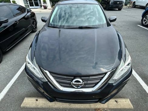 Used 2017 Nissan Altima 2.5 S w/ Power Driver Seat Package FWD image 2