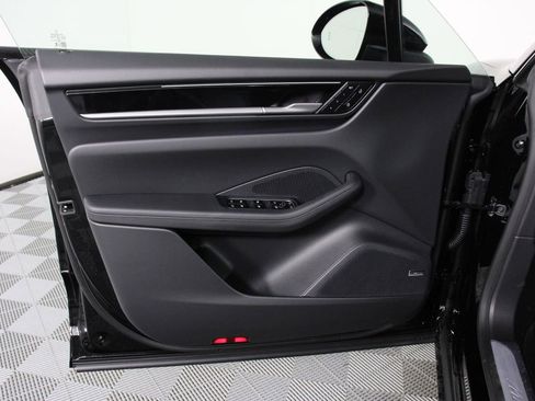 New 2026 Porsche Macan Electric RWD image 20