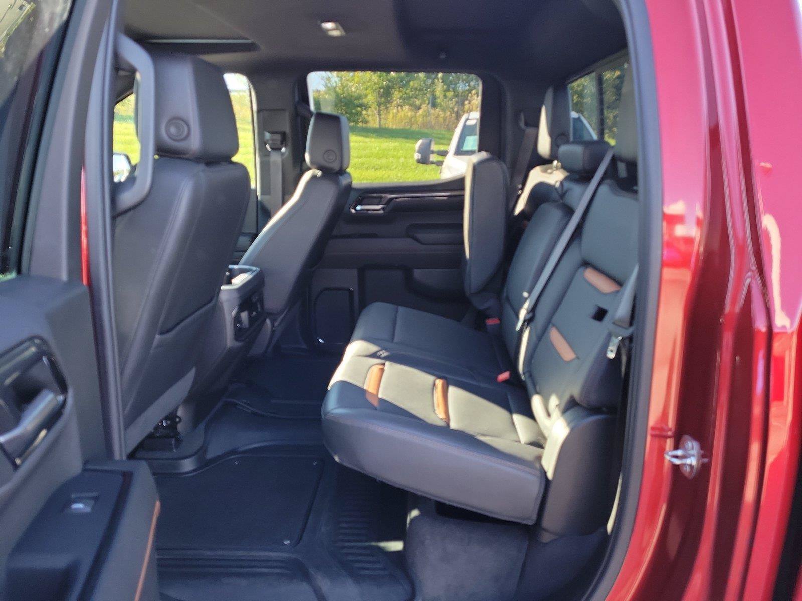 Used 2024 GMC Sierra 1500 AT4 w/ AT4 Preferred Package AWD/4WD image 11