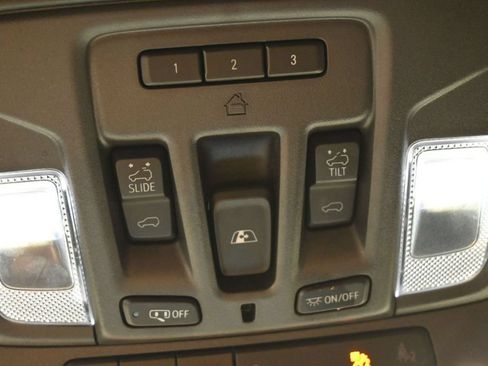 Used 2024 GMC Sierra 2500 AT4 w/ AT4 Preferred Package AWD/4WD image 12