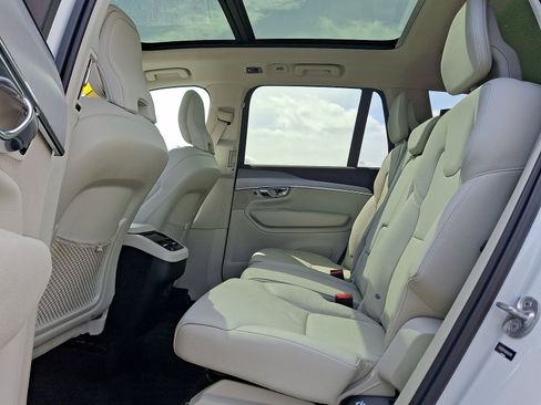 Used 2022 Volvo XC90 T5 Momentum AWD/4WD image 20