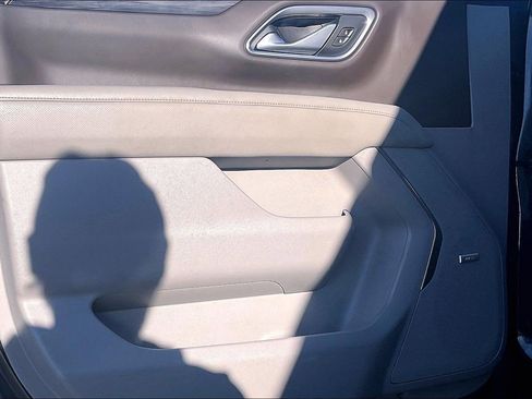 Used 2021 GMC Yukon XL SLT w/ Rear Media and Nav Package image 19